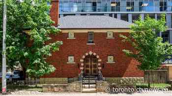 Last house in Toronto midtown neighbourhood sells for more than $1M over asking