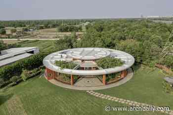 The Ring House / studio prAcademics