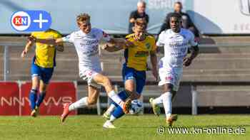 SV Todesfelde brennt gegen  VfB Lübeck II  nach der Pause Feuerwerk ab