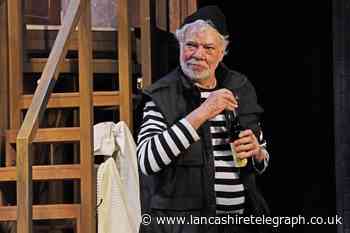 Noises Off star Matthew Kelly bringing joy to farce lovers