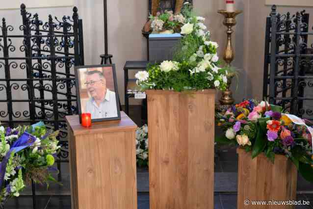Volle kerk neemt afscheid van ereburgemeester De Bie: “Willy leefde dankzij en voor de mensen”