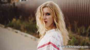 Platinblond: Warum der ungesunde Haartrend so beliebt ist