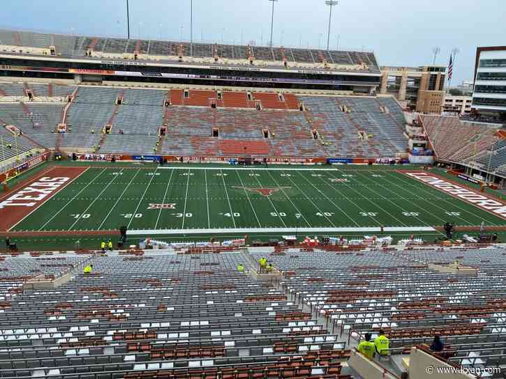 Top 25 matchup in the Big 12 Saturday at DKR, No. 3 Texas vs. No. 24 Kansas