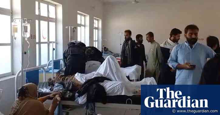 At least 59 people killed in twin attacks on mosques in Pakistan