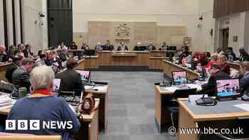 Directors at debt-ridden Thurrock Council awarded 4% pay rise