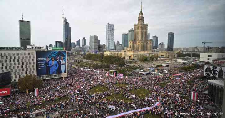Rund eine Million Menschen protestieren gegen PiS-Regierung