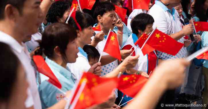 Cina, compleanno sottotono per la Repubblica popolare. L’esperto militare: “L’instabilità ai vertici rallenta Pechino. Anche su Taiwan”