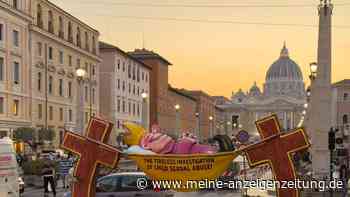 Kirchenkritik: Figur darf nicht zu Demo vor Vatikan