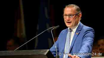 AfD-Chef Chrupalla reist nach Belgrad - Baerbock warnt vor weiteren Eskalationen.