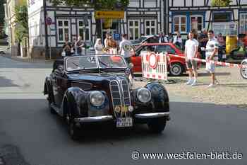 Oktoberwoche Warburg: Oldtimer-Ausfahrt mit alten „Schätzchen“
