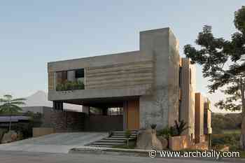 Nomah House / Di Frenna Arquitectos