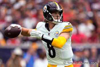 Steelers QB Kenny Pickett Leaves Loss Against Texans After Injuring Knee