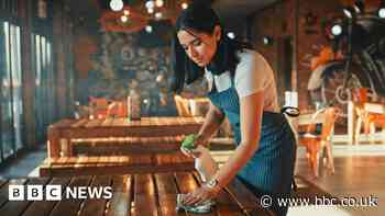 Jeremy Hunt to confirm national living wage to rise to £11 an hour