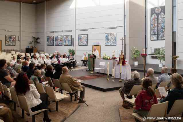 Dankmis als laatste eucharistieviering in kerk die straks onderdak biedt aan … burelen