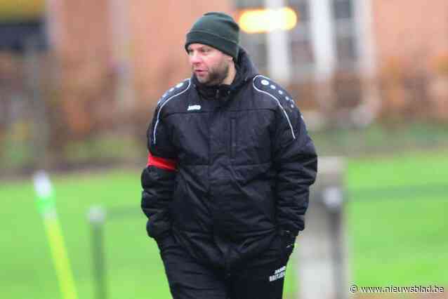 Moeilijk begin van fusieclub Groot Kapelle, T1 Nick De Velder stapt na amper één maand al op: “Op sommige momenten leek het wel alsof ik tegen een muur aan het praten was”