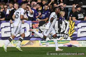 Ook Brian Riemer was danig onder de indruk: "Wat een goal!" (maar daarna werd hij de schlemiel)