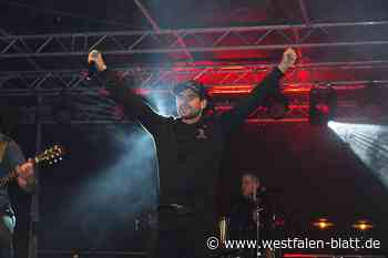 1000 begeisterte Besucher feiern bei Rhythmen des Punkrock