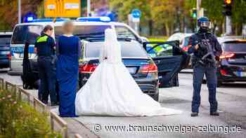 Hannover: Schwerbewaffnete Polizisten durchsuchen Hochzeitskorso