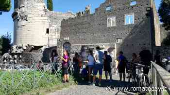 Tour in e-bike Appia Antica, Caffarella Valley e Acquedotti in inglese