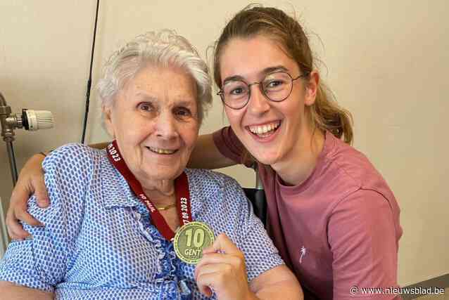 Astrid loopt, fietst en wandelt ruim 5.700 euro bij elkaar voor Stichting Alzheimer