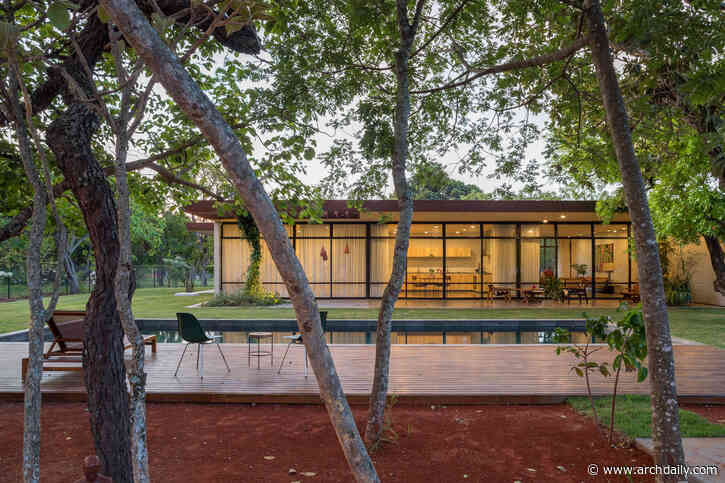 15 Brazilian Residences With Wooden Decks