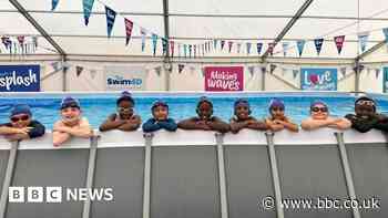 Southampton: Pupils taught to swim in pop-up playground pool