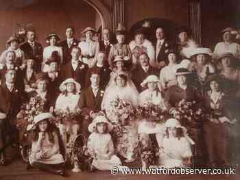 Family photo with links to Red Lion, Oddfellows Arms and Estcourt Arms