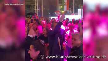 Bürgerfest: Wüst, Wegner und Günther tanzen zu Malle-Hit