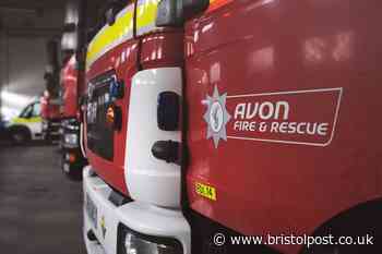 'Huge amounts' of black smoke pour out of burning caravan under M32