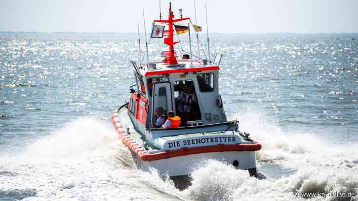 Seenotretter helfen Krabbenkutter-Besatzung vor Büsum
