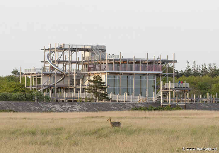 Spielen, rutschen, backen in St. Peter-Ording - Familienzentrum von Holzer Kobler Architekturen