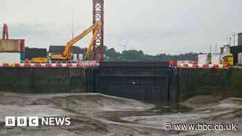 Glasson Dock: Broken sea gate raised months after it got stuck