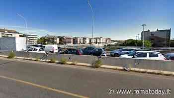 Attraversamenti inesistenti e marciapiedi distrutti, la vita impossibile dei pedoni a Pietralata