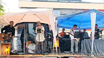 Aktion in Haiterbach: Auf dem Marktplatz singt und klingt es