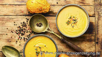 Herbstliche Kürbiscremesuppe mit Kartoffeln und Lauch