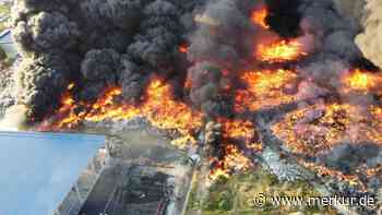 Riesiges Feuer wütet nahe kroatischer Großstadt: Giftige Gase breiten sich aus – „Ausrüstung schmilzt“
