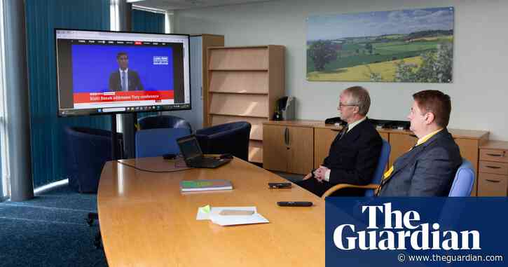 ‘We feel forgotten’: anger in Crewe at scaling back of HS2