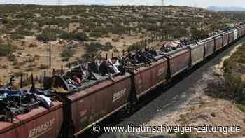 Mexiko: Migranten erreichen US-Grenze auf Dach eines Güterzuges