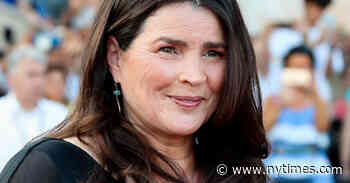 Actress Julia Ormond Accuses Harvey Weinstein of Battery in Lawsuit