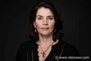 Julia Ormond sues Harvey Weinstein for battery