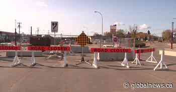 Fort Road still closed for construction, northeast Edmonton business owners frustrated