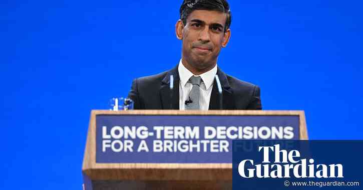 Sunak scraps HS2 Manchester leg and confirms plan to raise legal smoking age – video