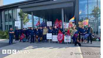 Cambs firefighters say 'lives at risk' with three-team crew