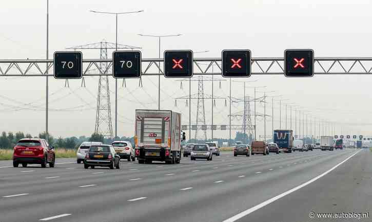 Auto’s grijpen in bij rood kruis: jij bent overbodig
