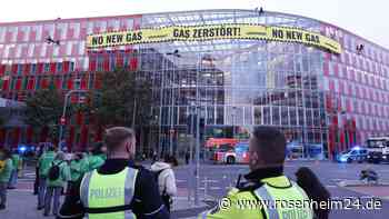 Greenpeace: Protest auf Uniper-Zentrale gegen Wal-Gefährdung