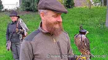 Jäger laden ein: Falken und   Bläser auf der Hohennagold