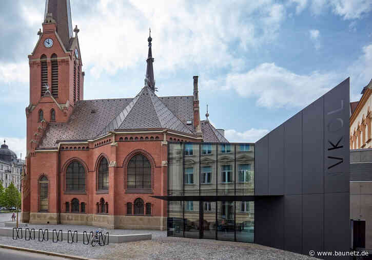 Backsteingotik mit dunklem Annex
 - Umbau und Erweiterung in Olomouc von atelier-r