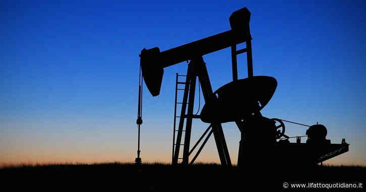 Brusca inversione di rotta del petrolio. Dopo un mese di rialzi il prezzo scende di 10 dollari in pochi giorni