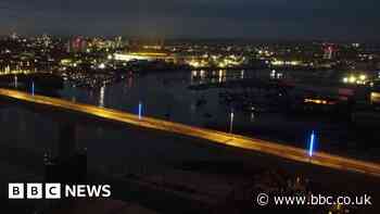 Southampton FC fans bid to change bridge lights from rival's colour