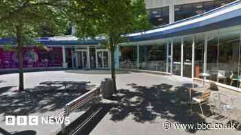 Solihull theatre extends closure over dangerous concrete